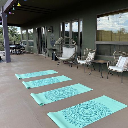 סדונה Close To Fresh Creek! Sleeps 12 ~ Amazing Views W/Serene Open Space ~ Hot Tub + Game Room ~ Trails Outside מראה חיצוני תמונה