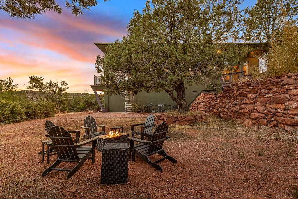 סדונה Close To Fresh Creek! Sleeps 12 ~ Amazing Views W/Serene Open Space ~ Hot Tub + Game Room ~ Trails Outside מראה חיצוני תמונה