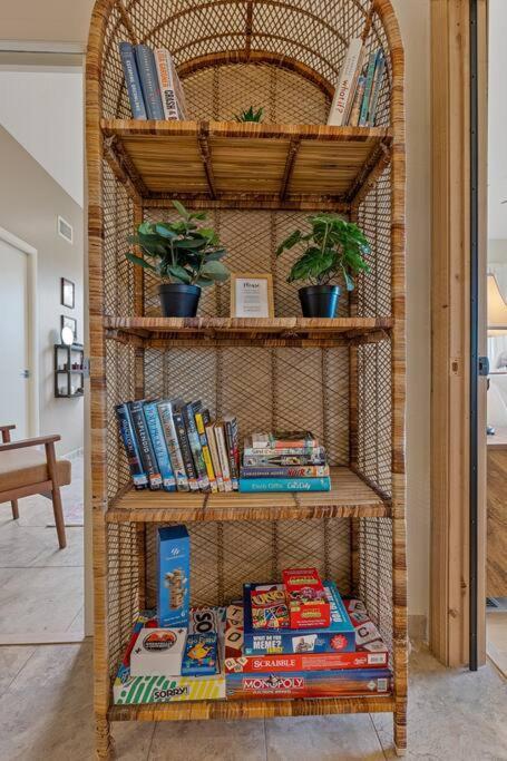 סדונה Close To Fresh Creek! Sleeps 12 ~ Amazing Views W/Serene Open Space ~ Hot Tub + Game Room ~ Trails Outside מראה חיצוני תמונה