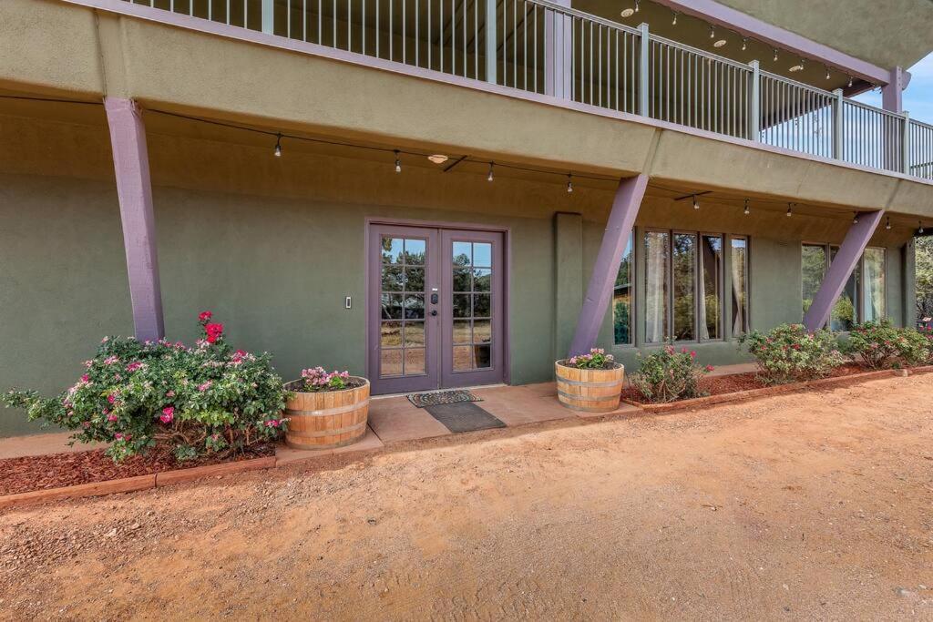 סדונה Close To Fresh Creek! Sleeps 12 ~ Amazing Views W/Serene Open Space ~ Hot Tub + Game Room ~ Trails Outside מראה חיצוני תמונה