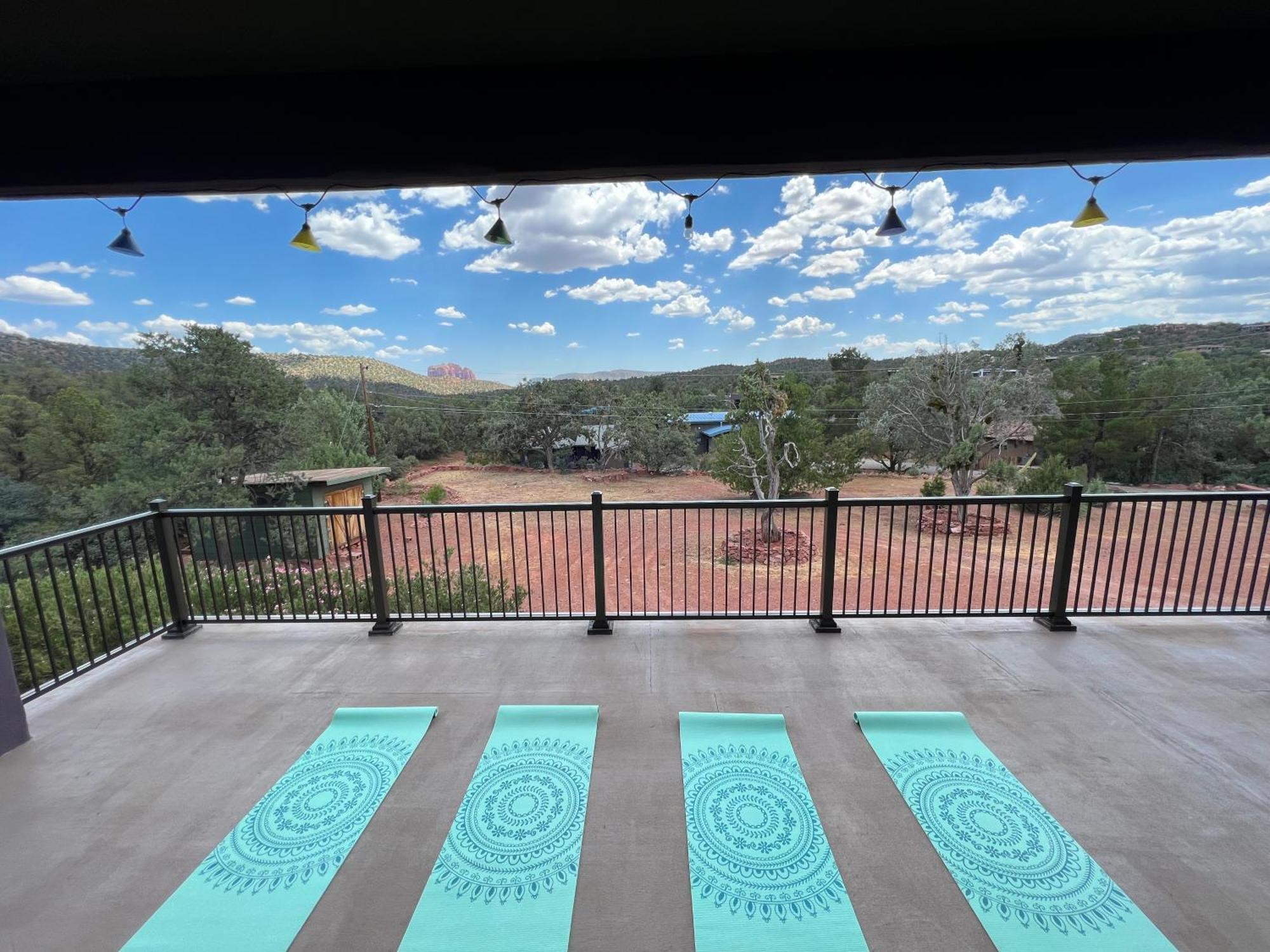 סדונה Close To Fresh Creek! Sleeps 12 ~ Amazing Views W/Serene Open Space ~ Hot Tub + Game Room ~ Trails Outside מראה חיצוני תמונה