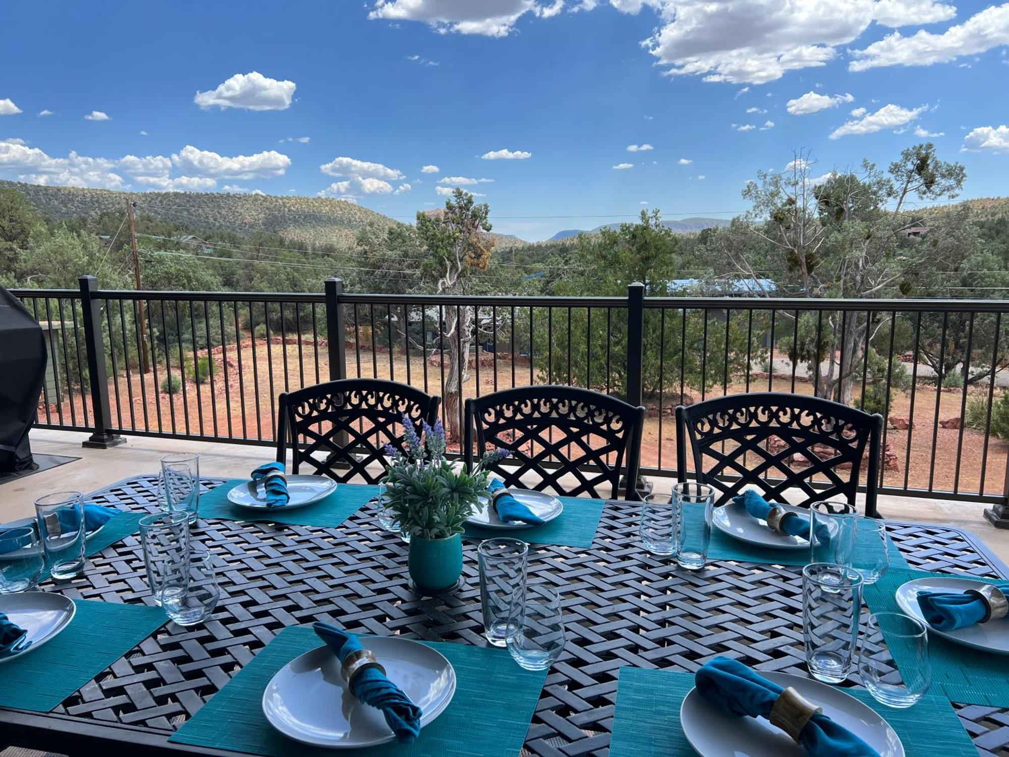 סדונה Close To Fresh Creek! Sleeps 12 ~ Amazing Views W/Serene Open Space ~ Hot Tub + Game Room ~ Trails Outside מראה חיצוני תמונה